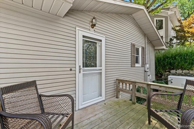 978 Ridge Court, Chelsea, MI 48118