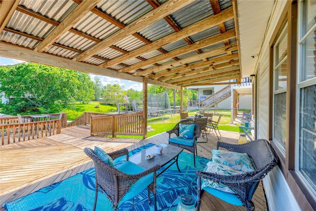 278 Shelter Cove Drive, Livingston, TX 77351