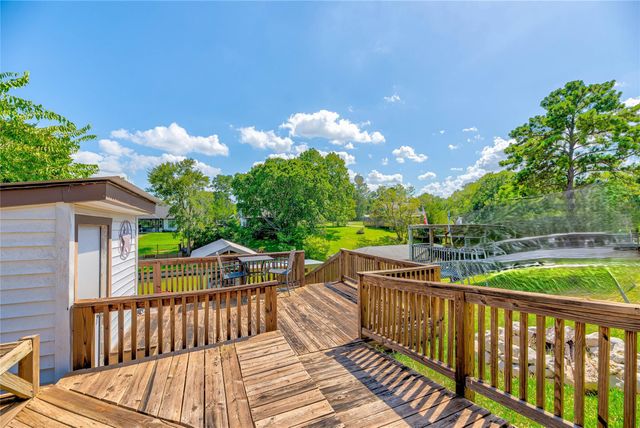 278 Shelter Cove Drive, Livingston, TX 77351