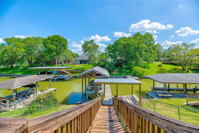 278 Shelter Cove Drive, Livingston, TX 77351