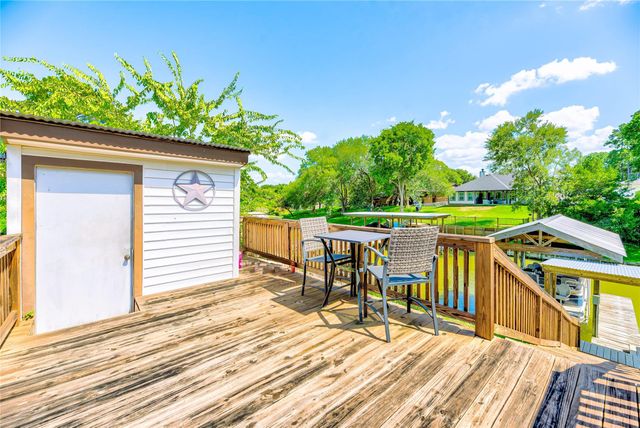 278 Shelter Cove Drive, Livingston, TX 77351