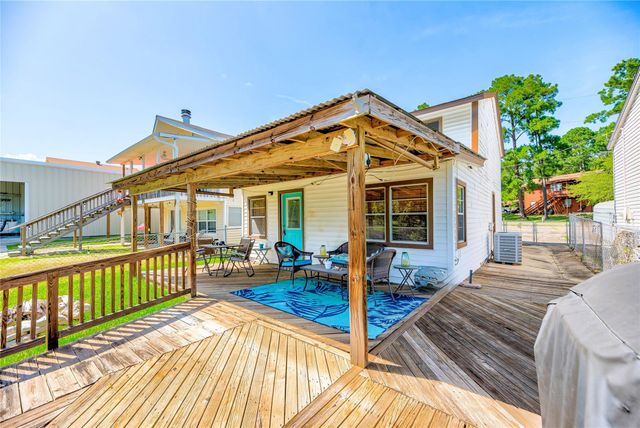 278 Shelter Cove Drive, Livingston, TX 77351