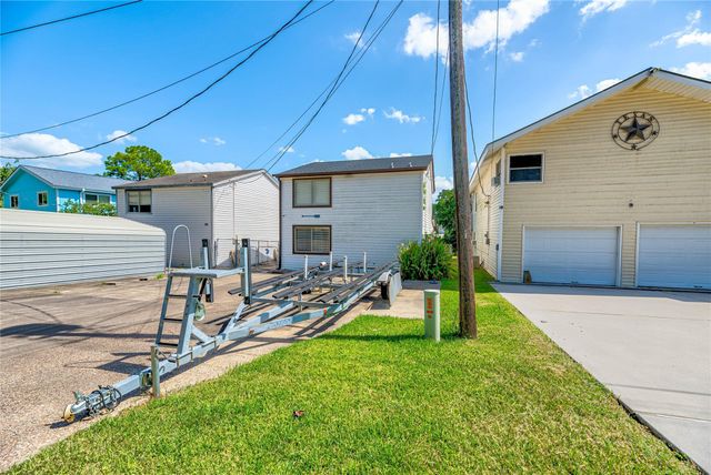 278 Shelter Cove Drive, Livingston, TX 77351