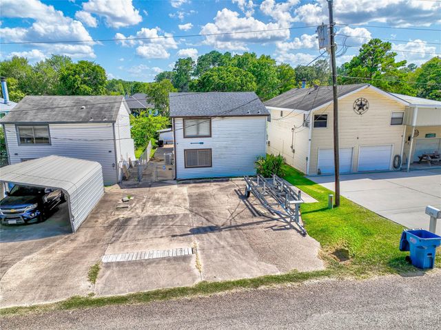 278 Shelter Cove Drive, Livingston, TX 77351
