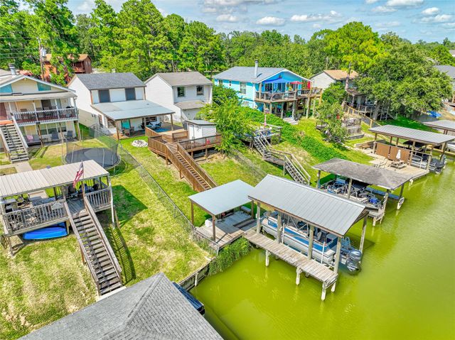 278 Shelter Cove Drive, Livingston, TX 77351