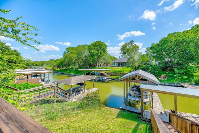278 Shelter Cove Drive, Livingston, TX 77351