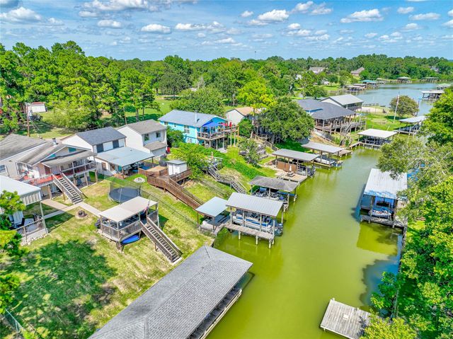 278 Shelter Cove Drive, Livingston, TX 77351