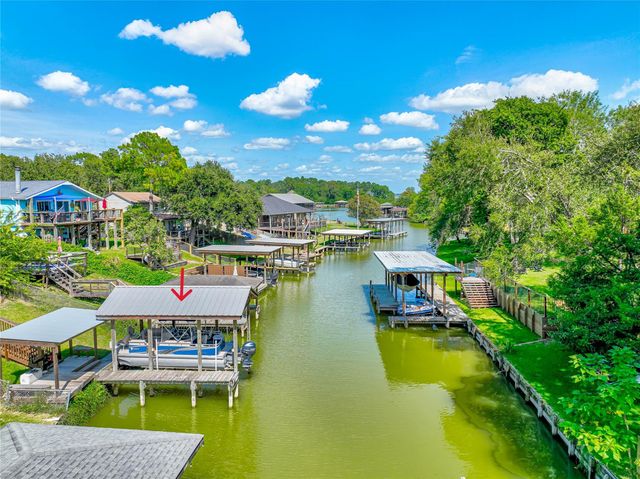 278 Shelter Cove Drive, Livingston, TX 77351
