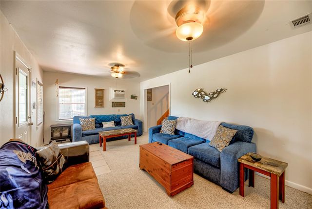 278 Shelter Cove Drive, Livingston, TX 77351