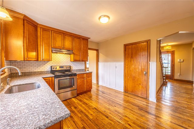 202 E Georgia Ave, Connellsville, PA 15425