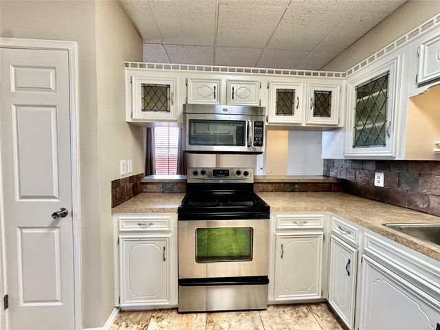 801 6th Street N 301, Texas City, TX 77590