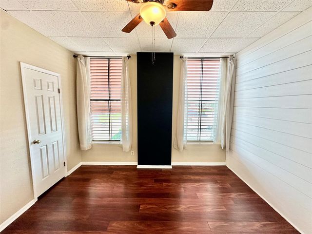 801 6th Street N 301, Texas City, TX 77590