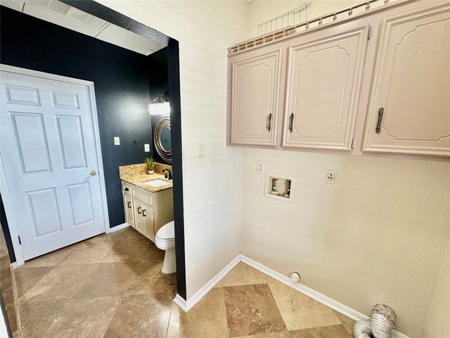 801 6th Street N 301, Texas City, TX 77590