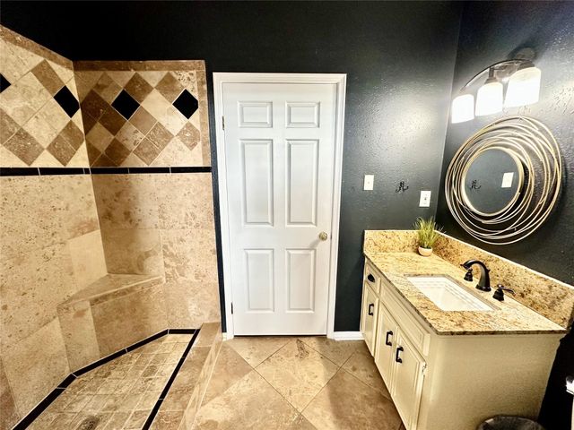 801 6th Street N 301, Texas City, TX 77590