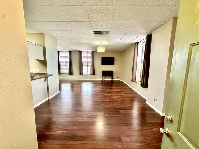 801 6th Street N 301, Texas City, TX 77590