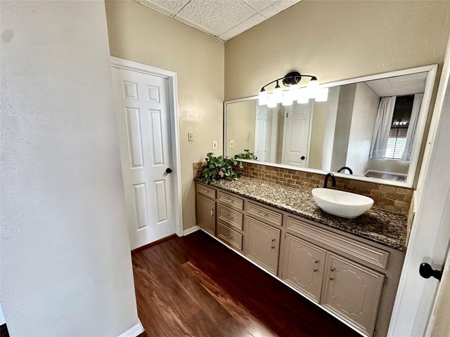 801 6th Street N 301, Texas City, TX 77590