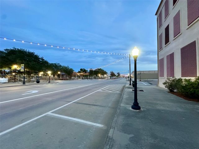 801 6th Street N 301, Texas City, TX 77590
