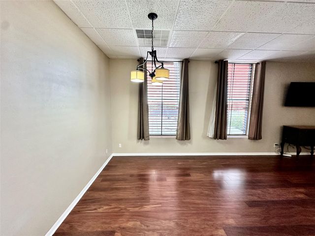 801 6th Street N 301, Texas City, TX 77590