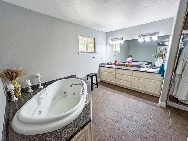 2101 Gravel Gulch Ct, Cool, CA 95614