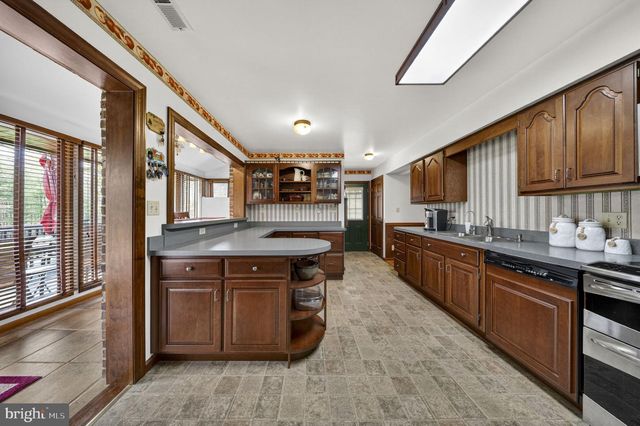 5039 WARDENSVILLE GRADE, Winchester, VA 22602