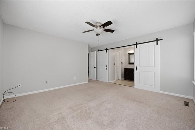 944 Gas Light LN, Virginia Beach, VA 23462