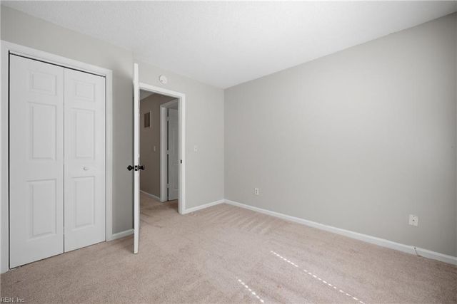 944 Gas Light LN, Virginia Beach, VA 23462