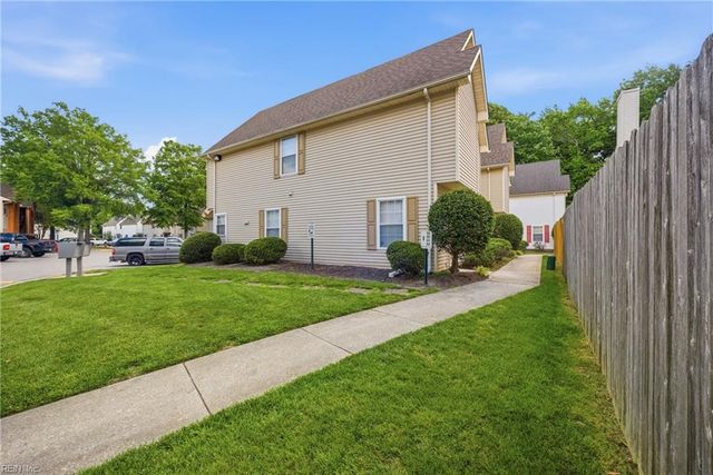944 Gas Light LN, Virginia Beach, VA 23462
