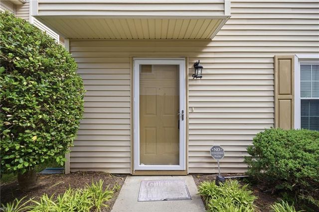 944 Gas Light LN, Virginia Beach, VA 23462