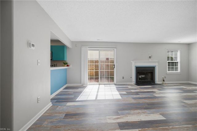 944 Gas Light LN, Virginia Beach, VA 23462