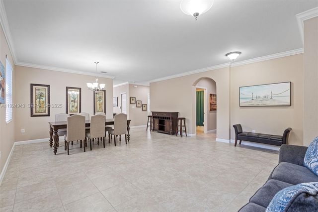 15154 SW 118th St, Miami, FL 33196