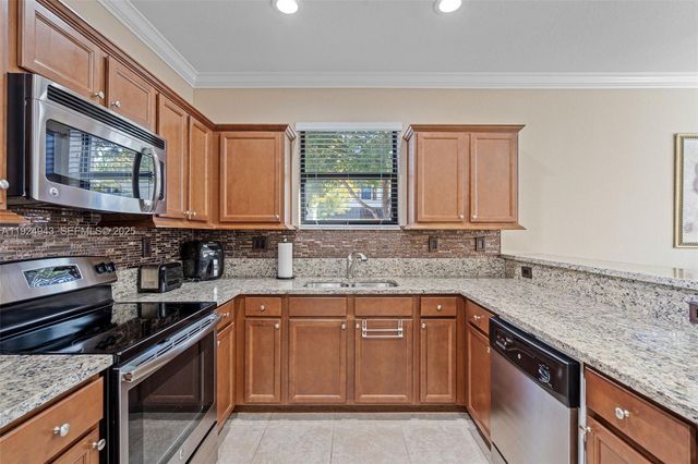 15154 SW 118th St, Miami, FL 33196