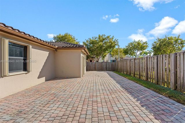 15154 SW 118th St, Miami, FL 33196