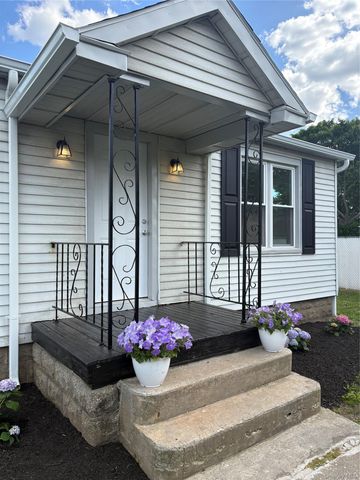 717 6th Street, West Babylon, NY 11704