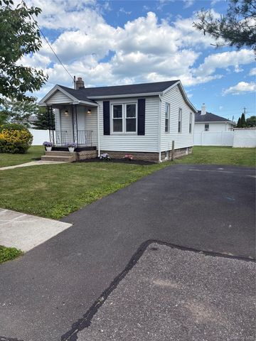717 6th Street, West Babylon, NY 11704