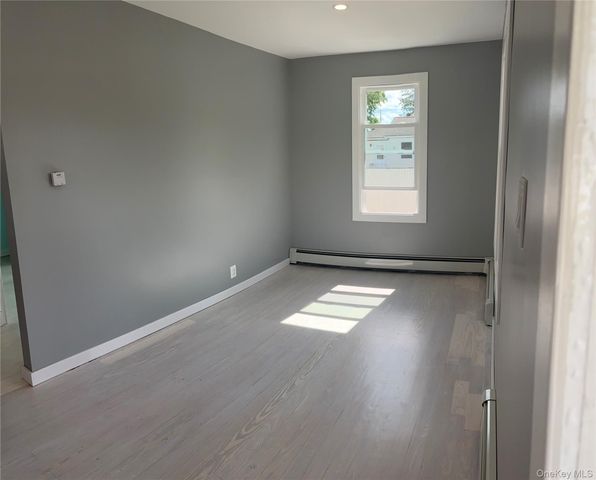 717 6th Street, West Babylon, NY 11704