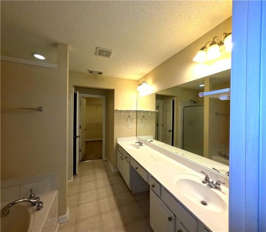 4132 Royal Regency Circle 3, Kennesaw, GA 30144