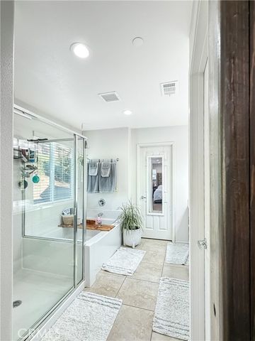 35341 White Camarillo Ln, Fallbrook, CA 92028