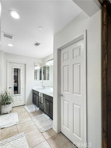 35341 White Camarillo Ln, Fallbrook, CA 92028