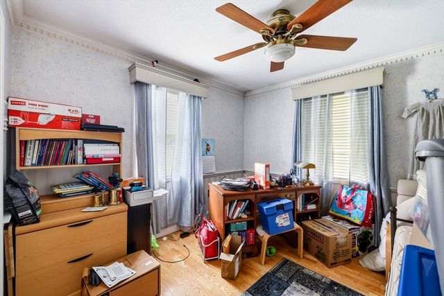 10 Lyman Barnes Rd, Brimfield, MA 01010