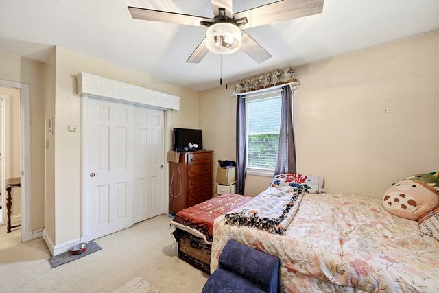 10 Lyman Barnes Rd, Brimfield, MA 01010