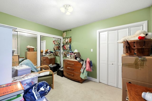 10 Lyman Barnes Rd, Brimfield, MA 01010