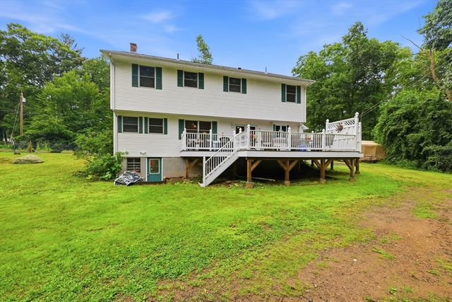 10 Lyman Barnes Rd, Brimfield, MA 01010