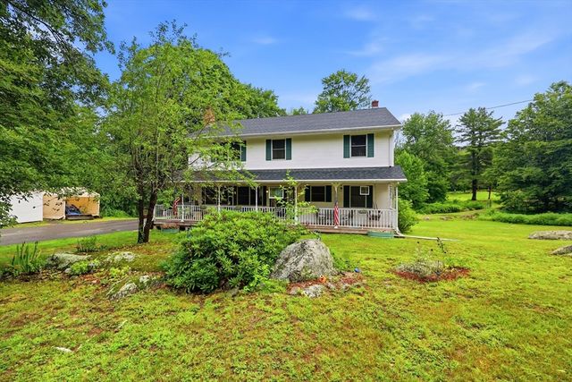 10 Lyman Barnes Rd, Brimfield, MA 01010