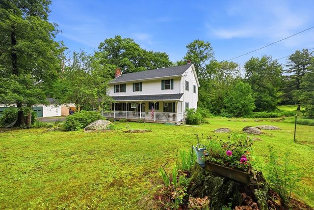 10 Lyman Barnes Rd, Brimfield, MA 01010