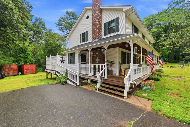 10 Lyman Barnes Rd, Brimfield, MA 01010