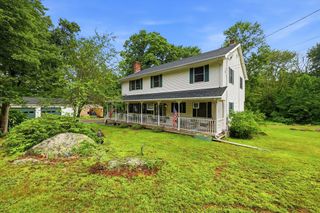10 Lyman Barnes Rd, Brimfield, MA 01010