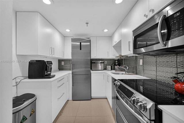 2401 Collins Ave 504, Miami Beach, FL 33140