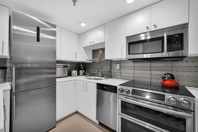2401 Collins Ave 504, Miami Beach, FL 33140