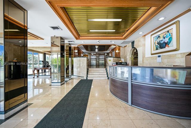 2401 Collins Ave 504, Miami Beach, FL 33140