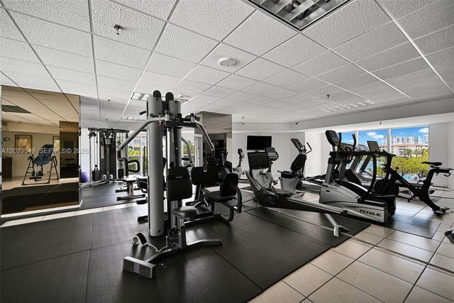 2401 Collins Ave 504, Miami Beach, FL 33140